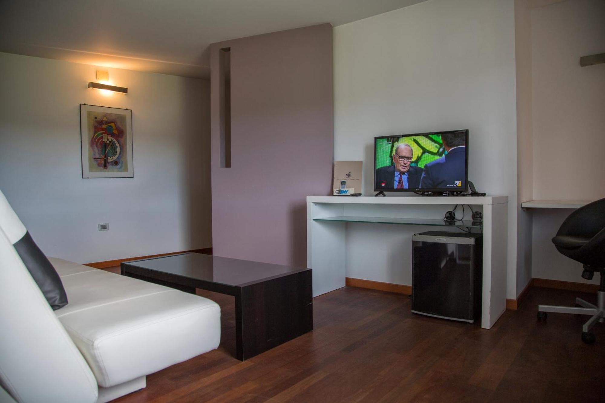 Hotel San Francesco Боргоманеро Экстерьер фото